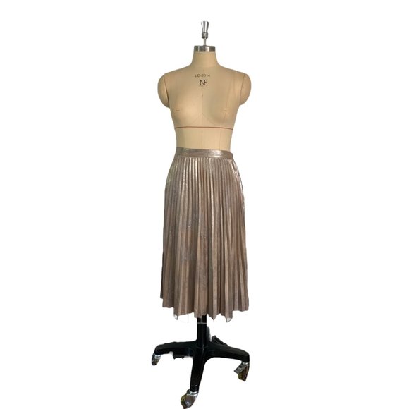 Chaps pale gold metallic printed sun ray pleated skirt, Size 8 - Picture 2 of 5